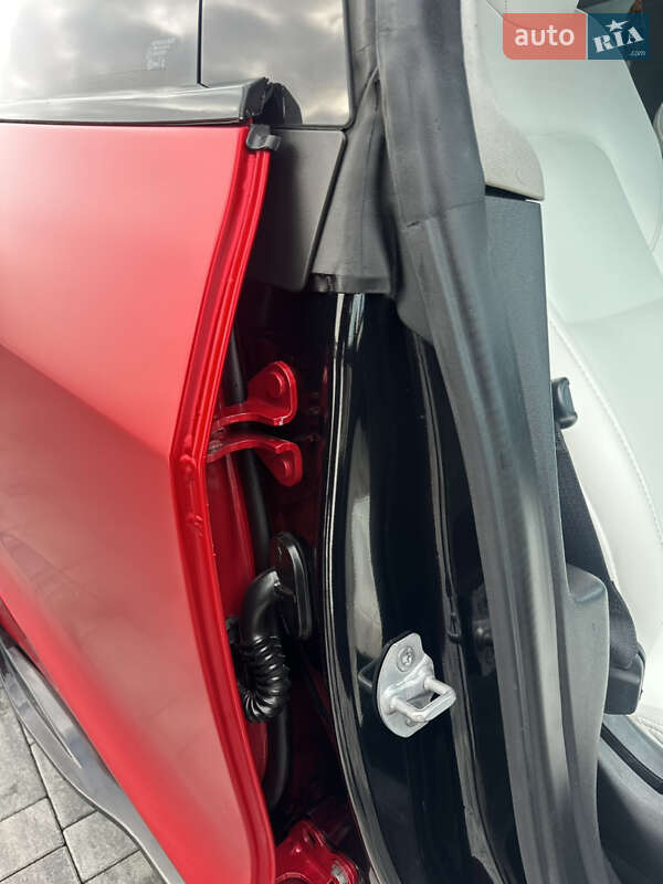 Седан Tesla Model 3 2019 в Львове