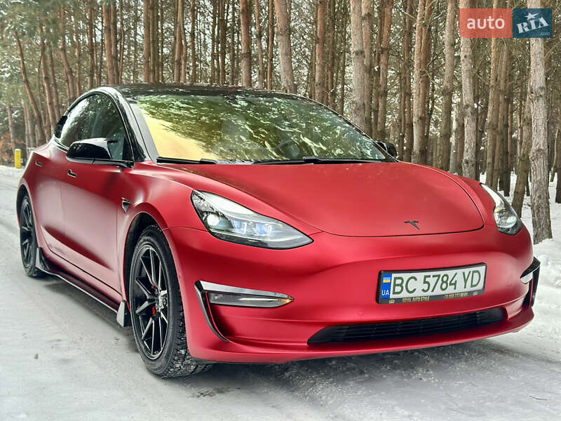 Седан Tesla Model 3 2019 в Львове