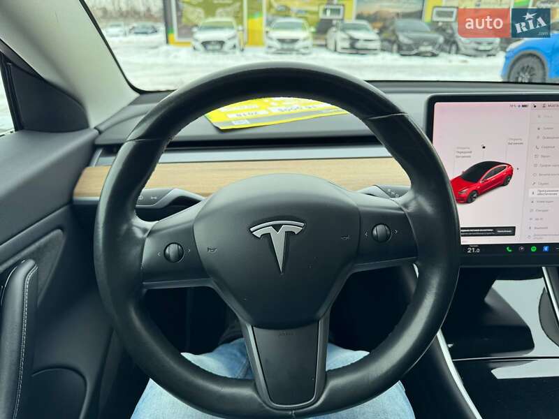 Седан Tesla Model 3 2018 в Киеве