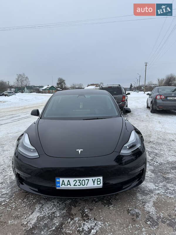 Седан Tesla Model 3 2021 в Чернігові