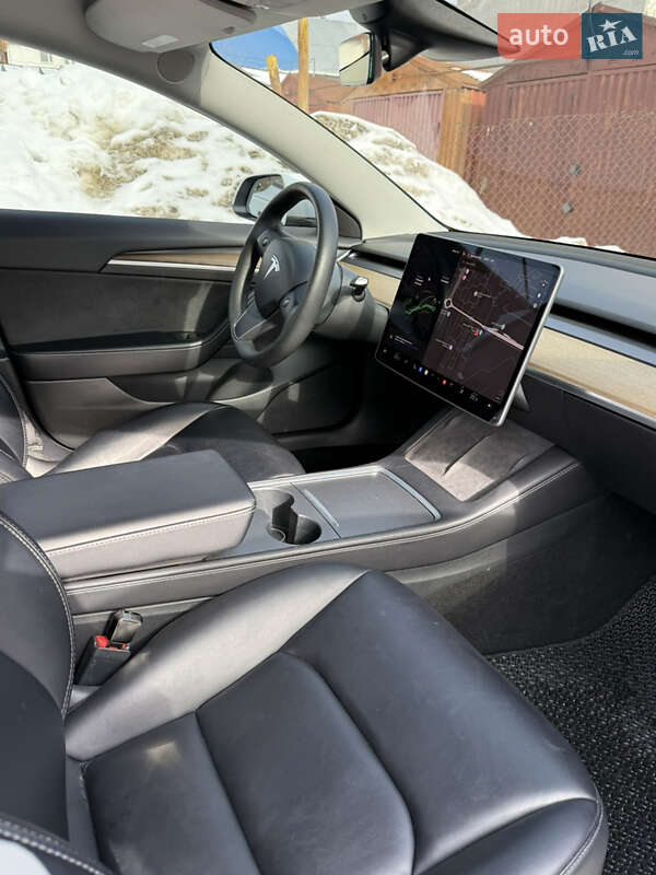 Седан Tesla Model 3 2021 в Львове