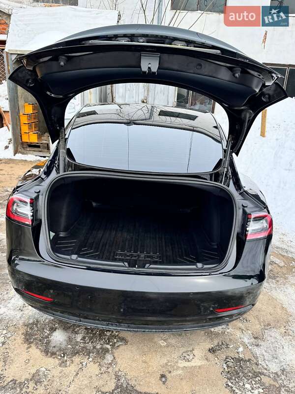 Седан Tesla Model 3 2022 в Житомире