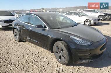 Седан Tesla Model 3 2018 в Львові