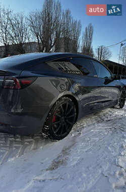 Седан Tesla Model 3 2022 в Киеве