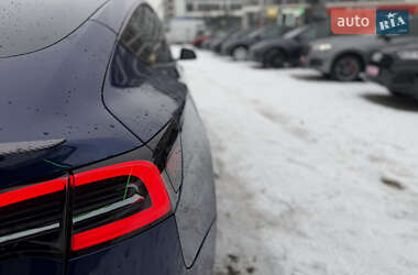 Седан Tesla Model 3 2023 в Львове