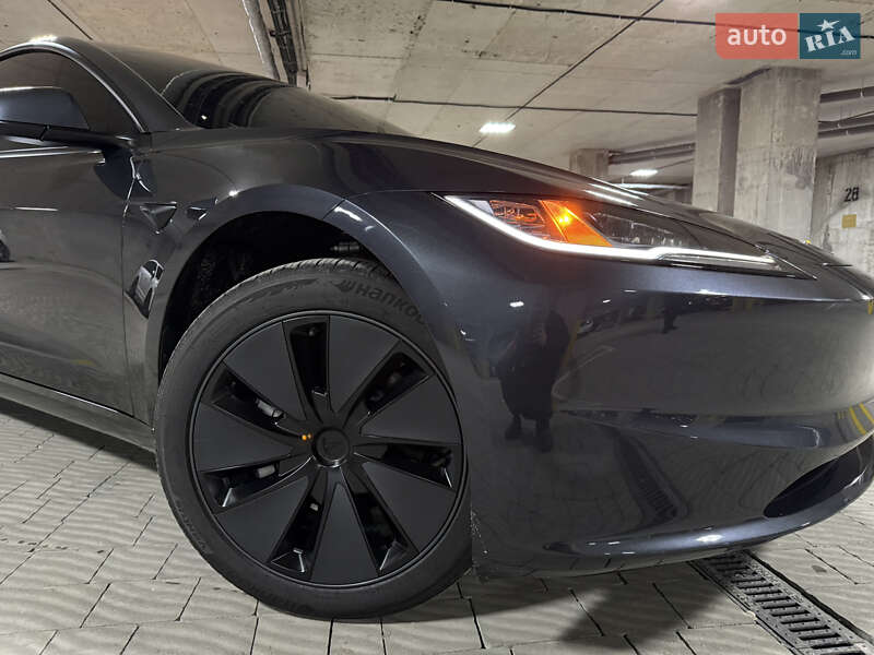 Седан Tesla Model 3 2025 в Тернополе