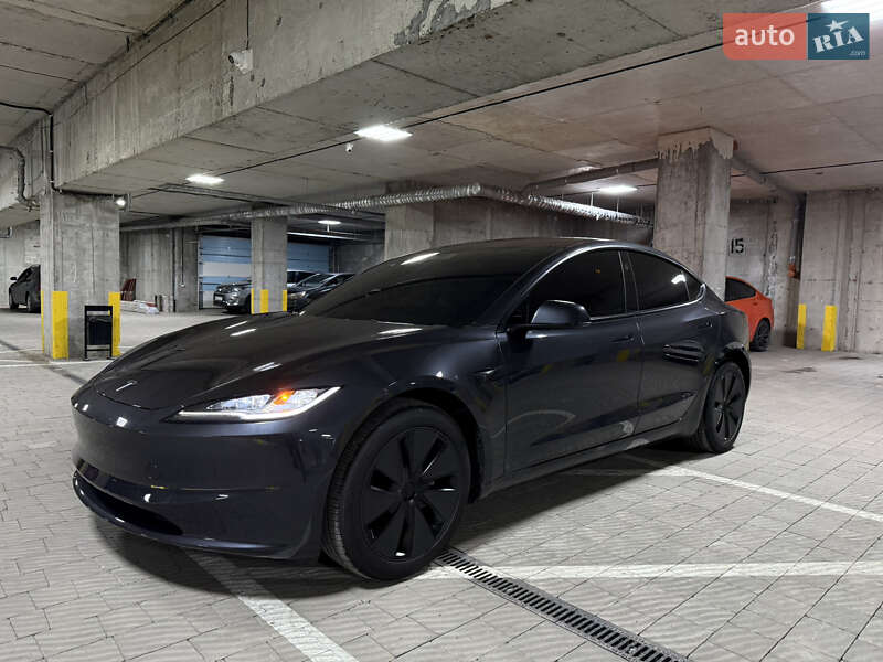 Седан Tesla Model 3 2025 в Тернополе