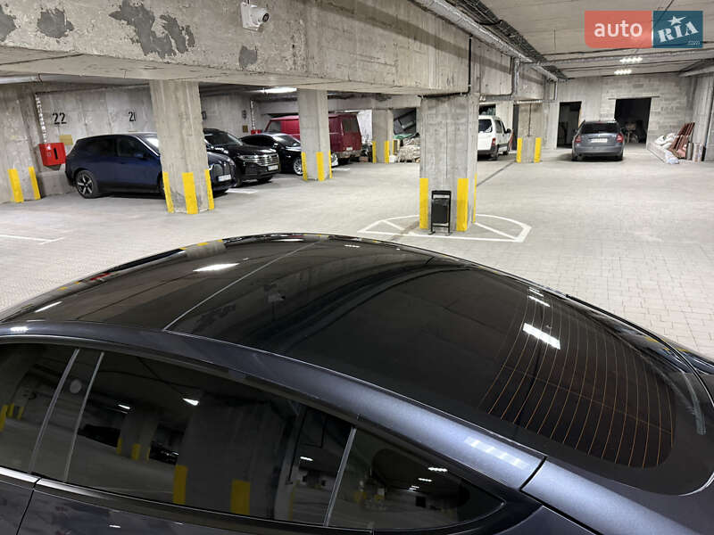 Седан Tesla Model 3 2025 в Тернополе
