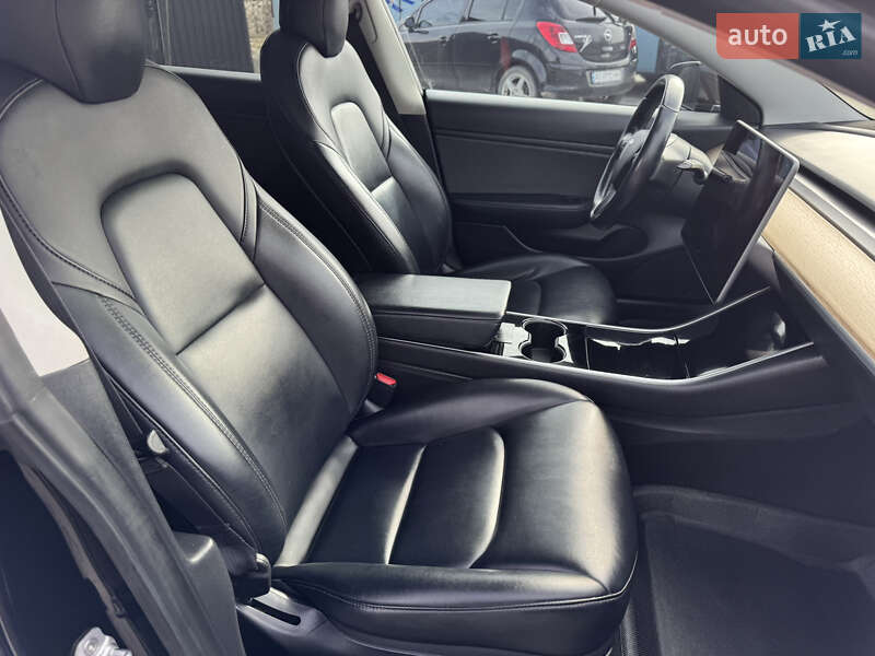 Седан Tesla Model 3 2019 в Иршаве фото 24 Седан Tesla Model 3 2019 в Иршаве