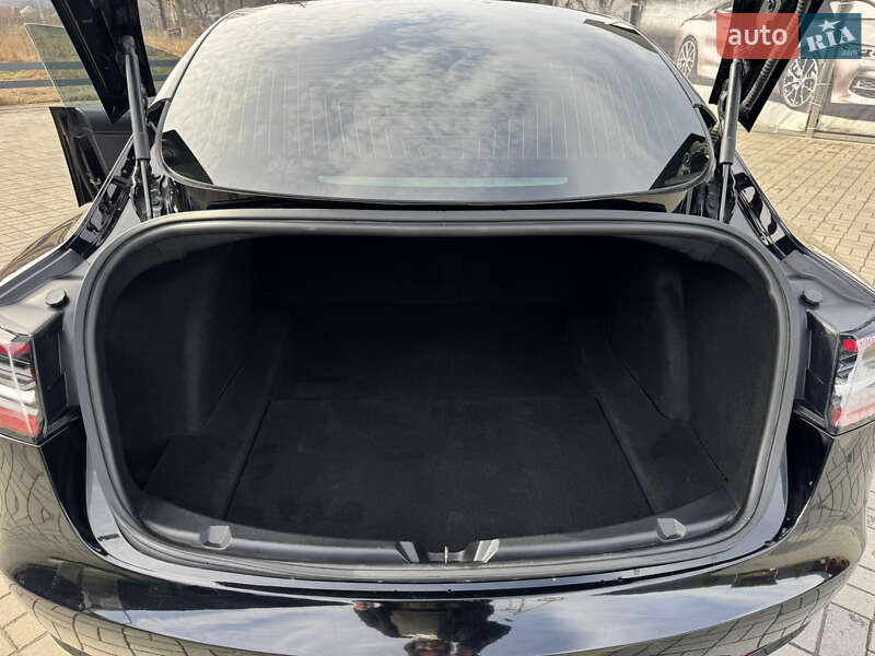 Седан Tesla Model 3 2019 в Иршаве фото 30 Седан Tesla Model 3 2019 в Иршаве