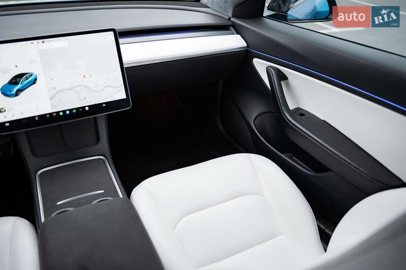 Седан Tesla Model 3 2018 в Киеве