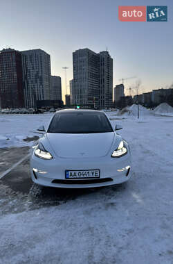 Седан Tesla Model 3 2022 в Киеве