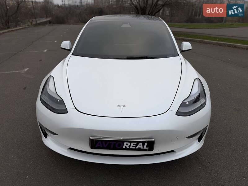Седан Tesla Model 3 2021 в Кривом Роге