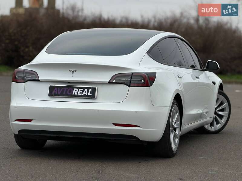 Седан Tesla Model 3 2021 в Кривом Роге