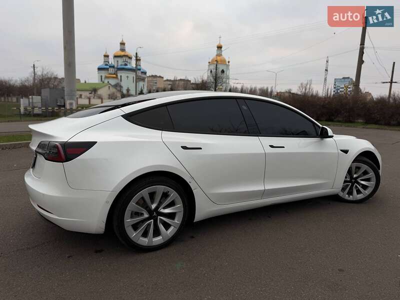 Седан Tesla Model 3 2021 в Кривом Роге