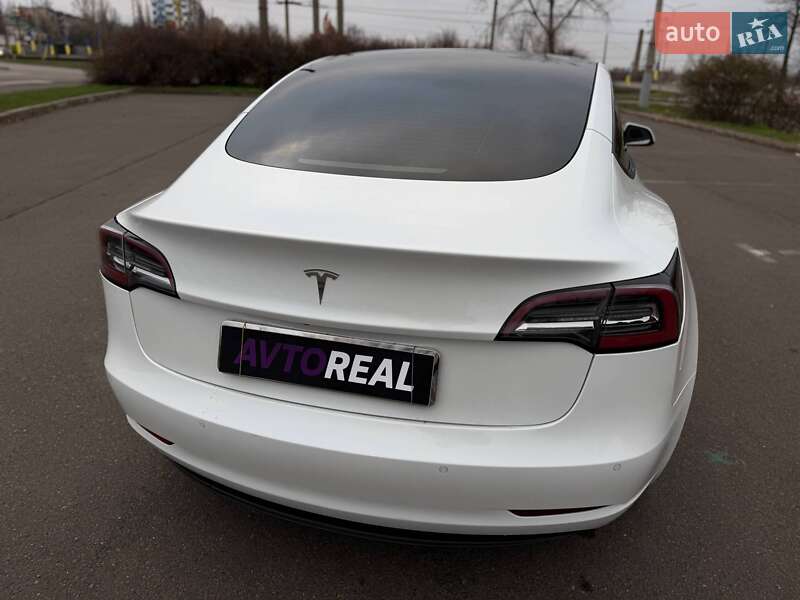 Седан Tesla Model 3 2021 в Кривом Роге
