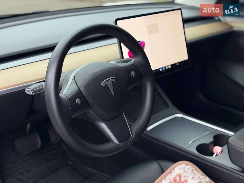 Седан Tesla Model 3 2021 в Кривом Роге