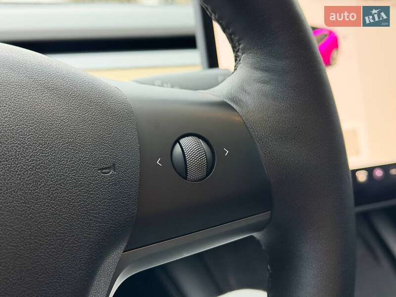 Седан Tesla Model 3 2021 в Кривом Роге