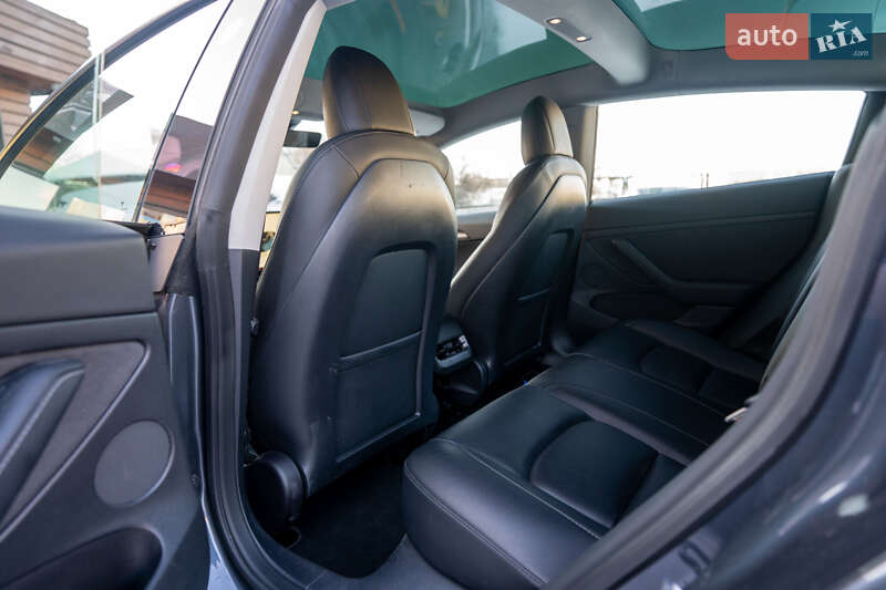 Седан Tesla Model 3 2022 в Києві