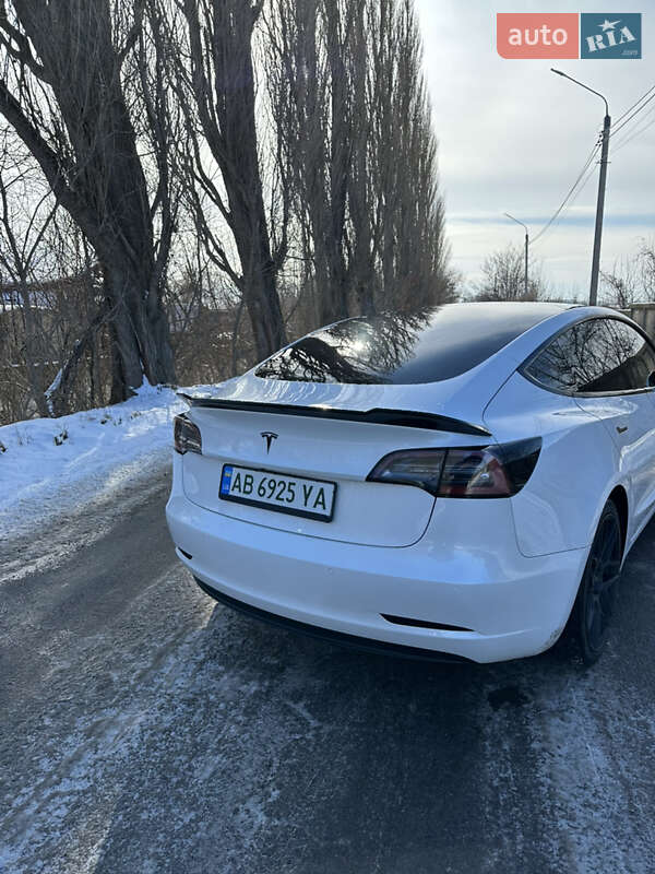 Седан Tesla Model 3 2019 в Виннице