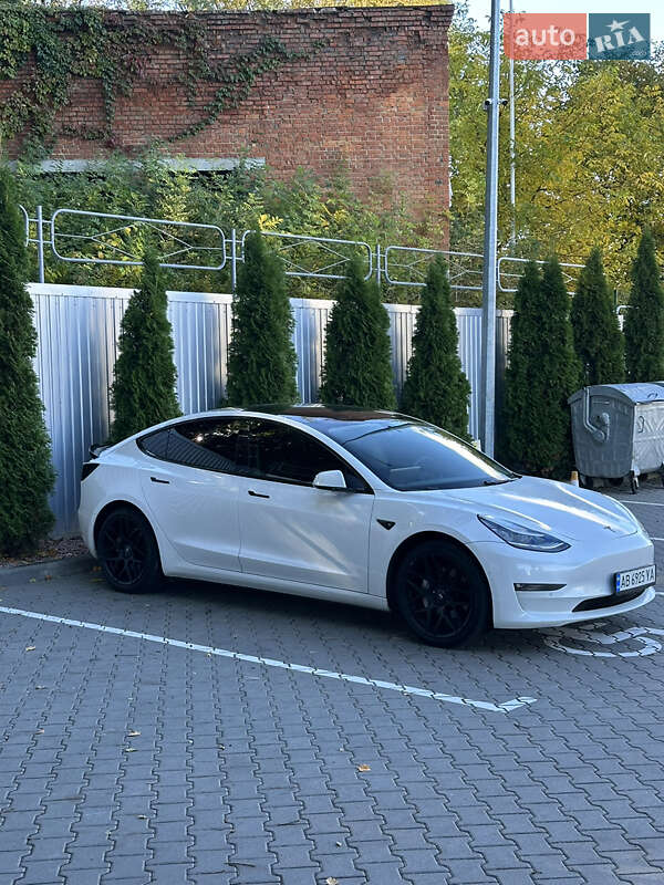 Седан Tesla Model 3 2019 в Вінниці