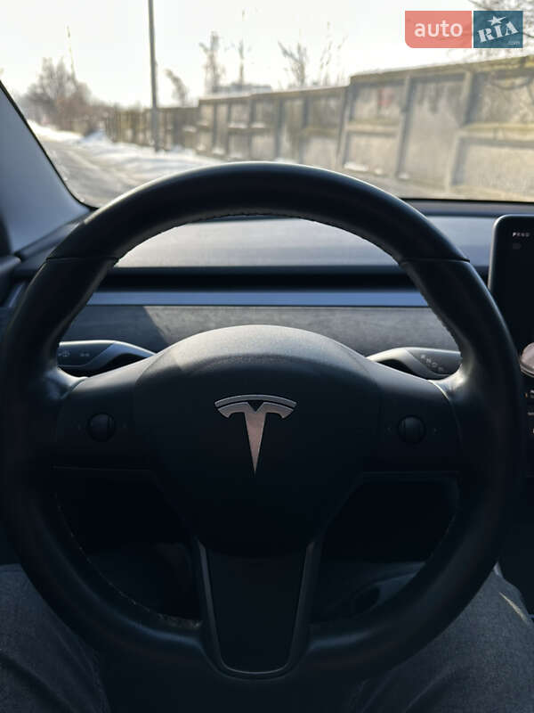 Седан Tesla Model 3 2019 в Виннице