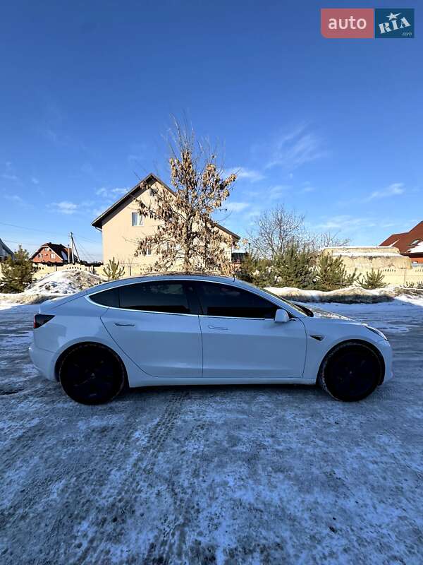 Седан Tesla Model 3 2019 в Луцке