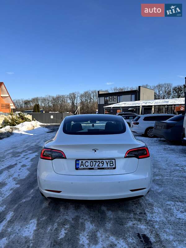 Седан Tesla Model 3 2019 в Луцке