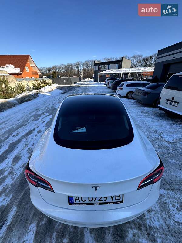 Седан Tesla Model 3 2019 в Луцке