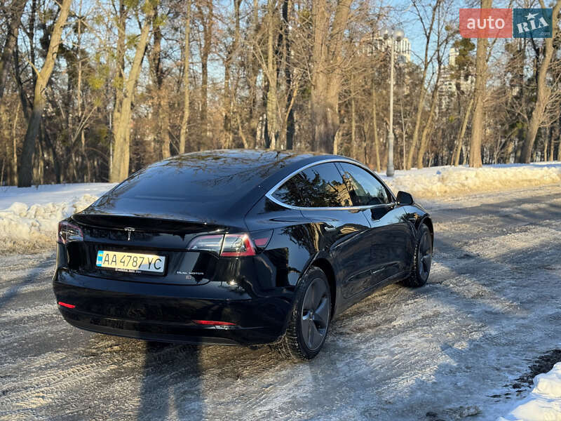 Седан Tesla Model 3 2019 в Киеве