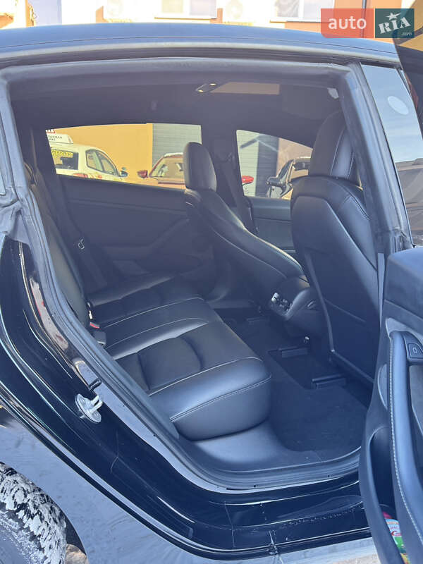 Седан Tesla Model 3 2021 в Днепре