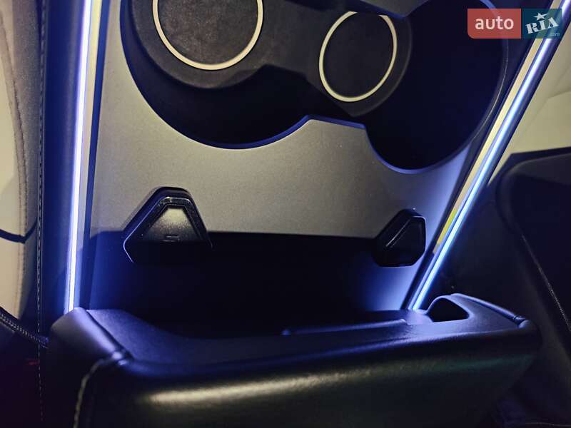 Седан Tesla Model 3 2021 в Львове