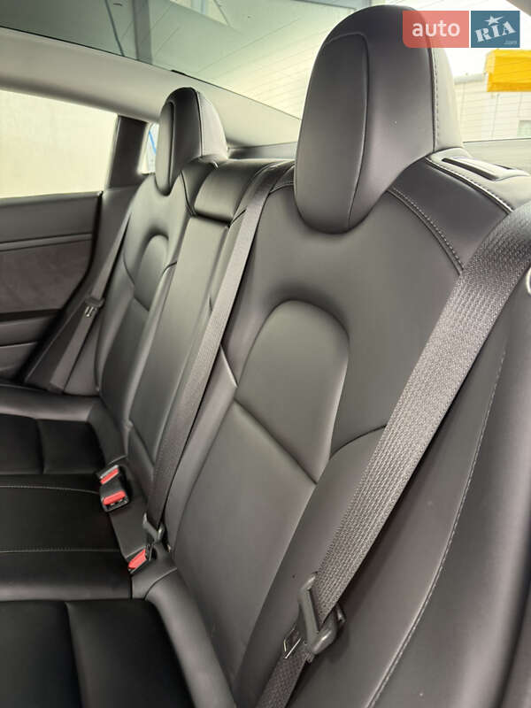 Седан Tesla Model 3 2021 в Луцке фото 8 Седан Tesla Model 3 2021 в Луцке