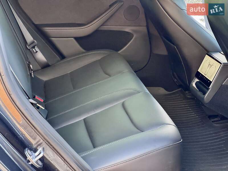 Седан Tesla Model 3 2024 в Стрые