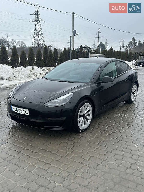 Седан Tesla Model 3 2022 в Львові
