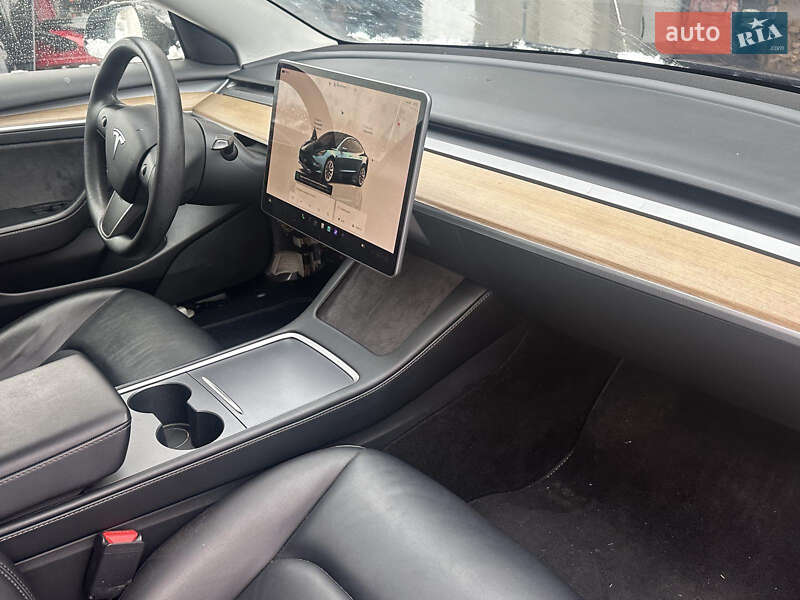Седан Tesla Model 3 2022 в Львові