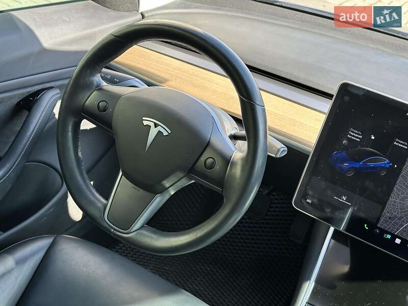 Седан Tesla Model 3 2018 в Одессе
