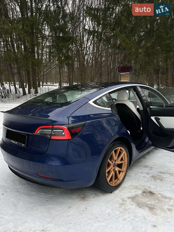 Tesla Model 3 2018