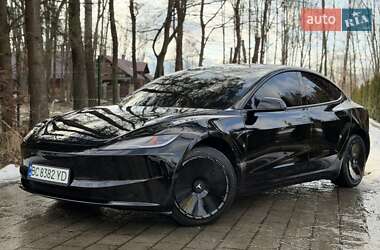 Седан Tesla Model 3 2025 в Трускавце