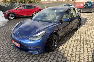 Седан Tesla Model 3 2022 в Львове