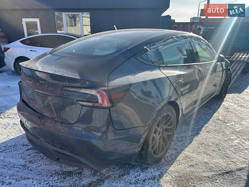 Седан Tesla Model 3 2025 в Києві