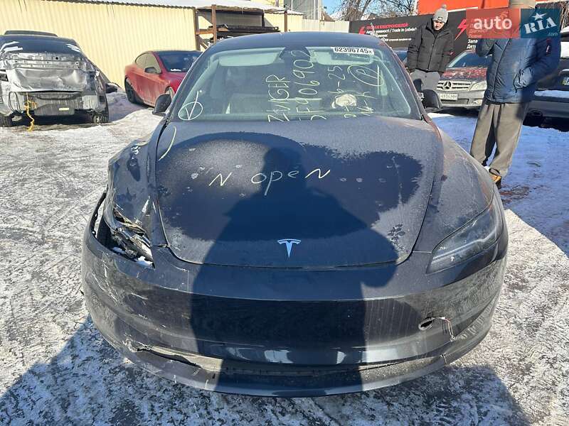 Седан Tesla Model 3 2025 в Києві