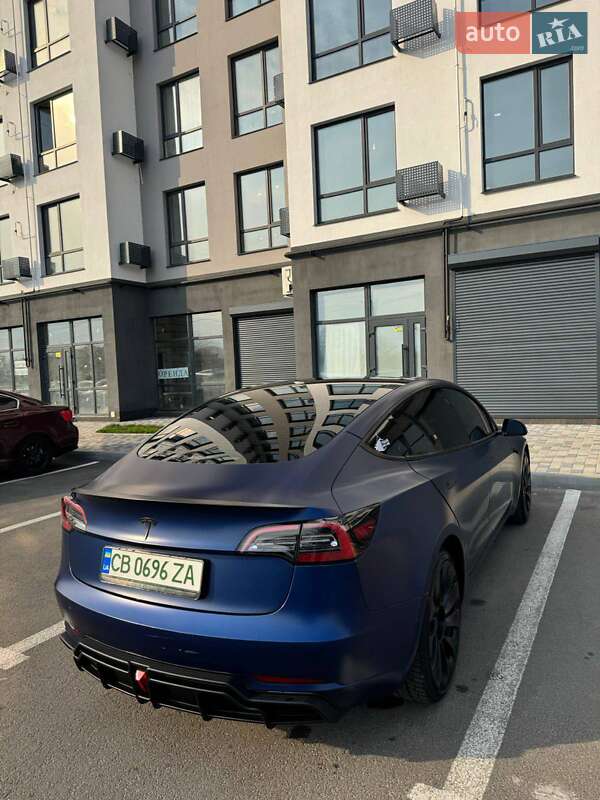 Седан Tesla Model 3 2022 в Чернігові