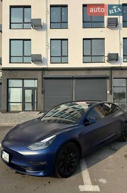 Седан Tesla Model 3 2022 в Чернигове
