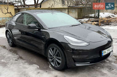 Седан Tesla Model 3 2019 в Рівному