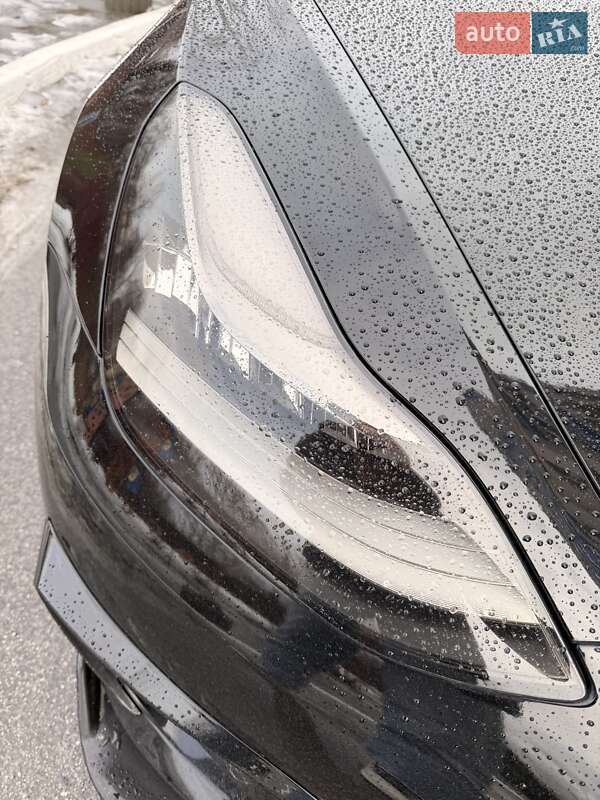 Седан Tesla Model 3 2019 в Киеве