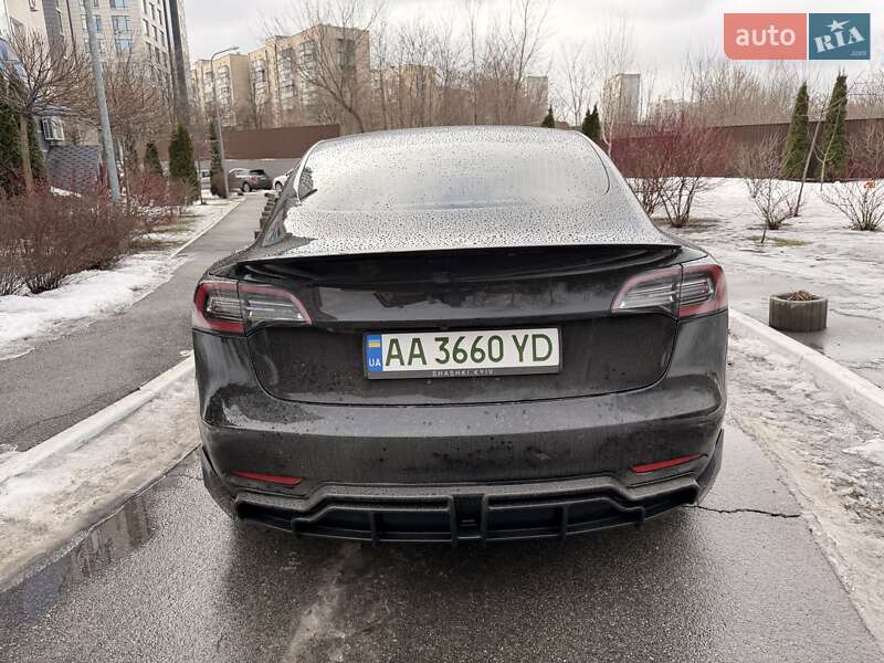 Седан Tesla Model 3 2019 в Киеве