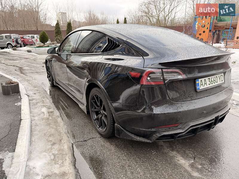 Седан Tesla Model 3 2019 в Киеве