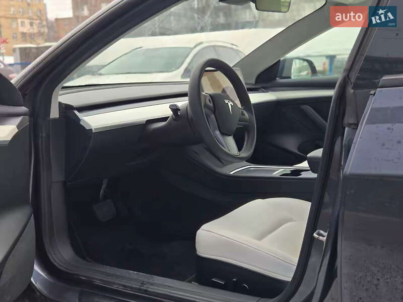 Седан Tesla Model 3 2023 в Киеве
