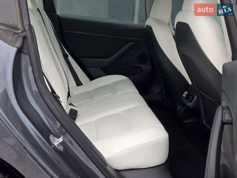 Седан Tesla Model 3 2023 в Киеве